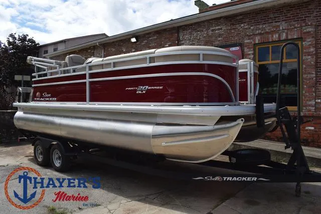 Slide: The Image of Sun Tracker Party Barge 20 DLX 2024 - 51