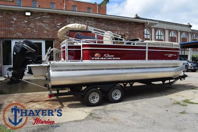 Slide: The Image of Sun Tracker Party Barge 20 DLX 2024 - 53