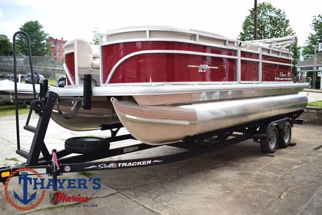 Slide: The Image of Sun Tracker Party Barge 20 DLX 2024 - 9