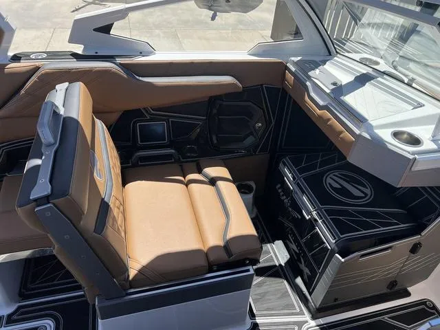 Slide: The Image of Tigé 23ZX 2025 - 10