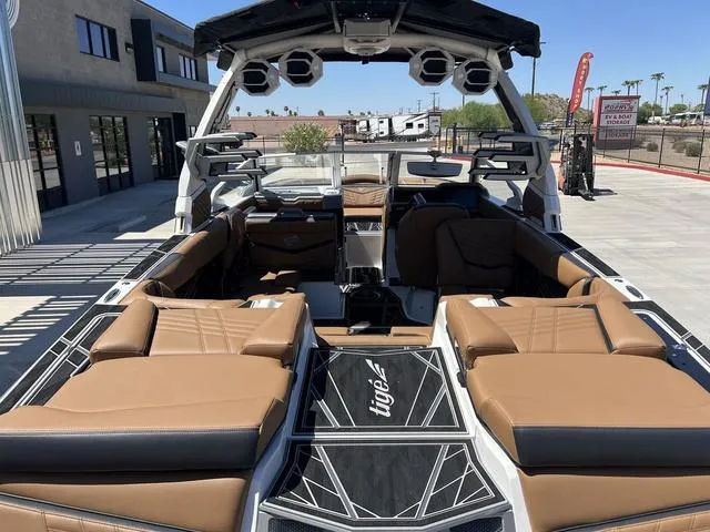 Slide: The Image of Tigé 23ZX 2025 - 14