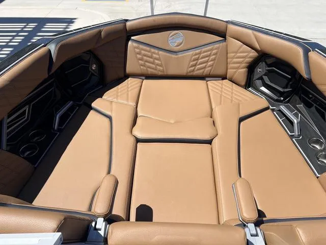 Slide: The Image of Tigé 23ZX 2025 - 15