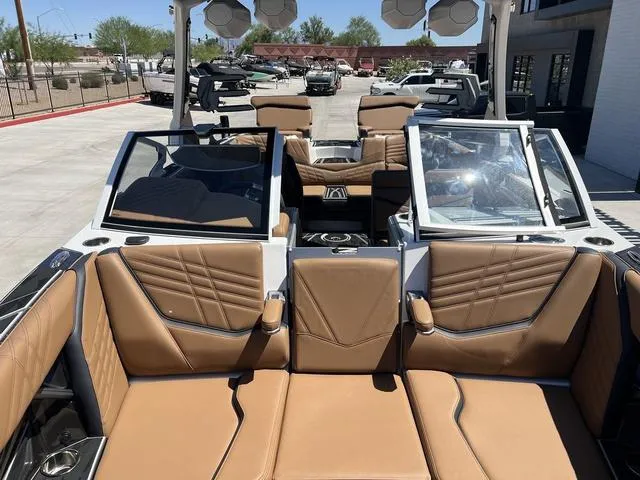 Slide: The Image of Tigé 23ZX 2025 - 16