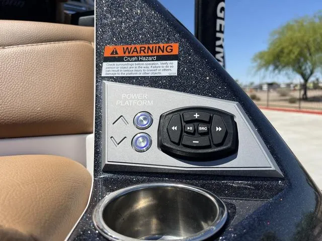 Slide: The Image of Tigé 23ZX 2025 - 20