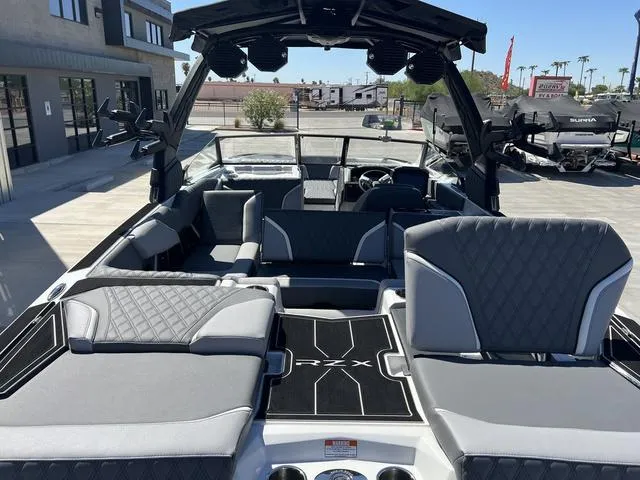 Slide: The Image of Tigé 24RZX 2025 - 10