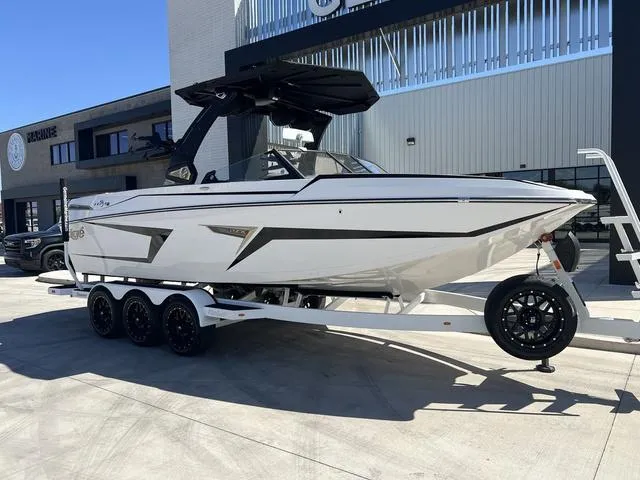 Slide: The Image of Tigé 24RZX 2025 - 2