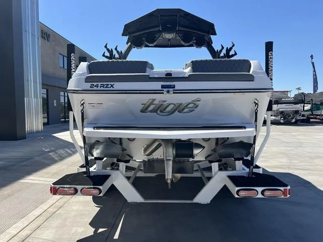 Slide: The Image of Tigé 24RZX 2025 - 7