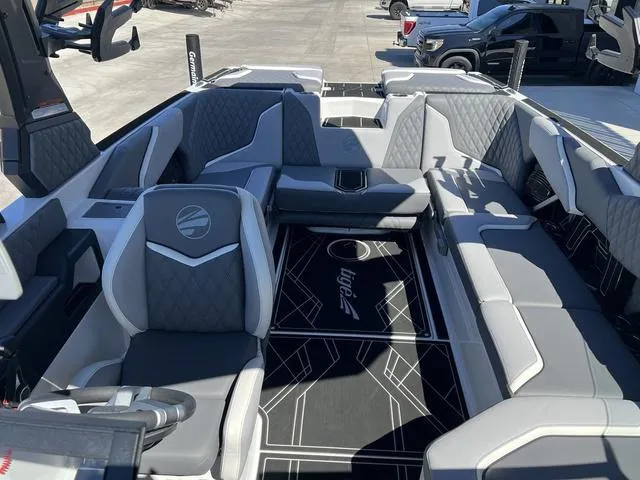 Slide: The Image of Tigé 24RZX 2025 - 9