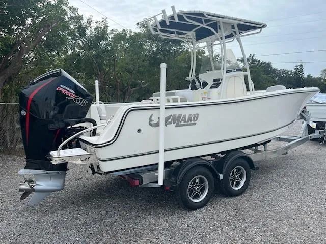 Slide: The Image of Mako 214 Center Console 2024 - 3