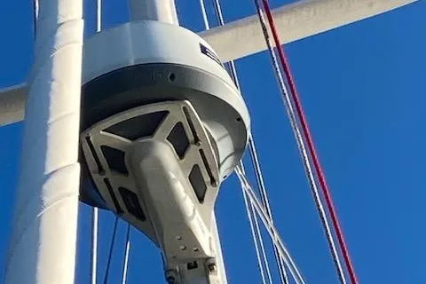 Slide: The Image of Close-up of a 1992 Pacific Seacraft 37 Cutter mast against a clear blue sky. - 32