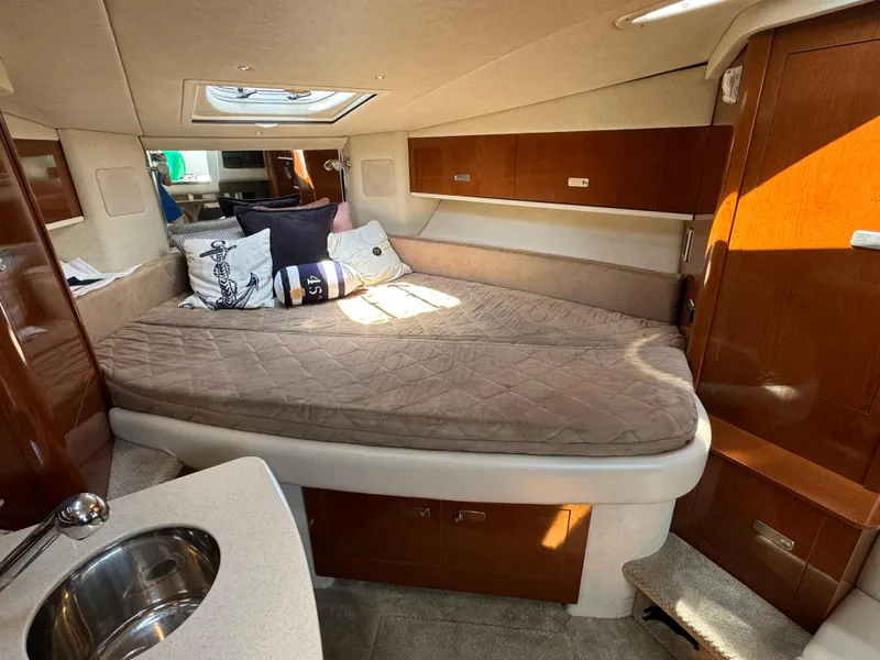Slide: The Image of Sea Ray Sundancer 330 2011 - 15