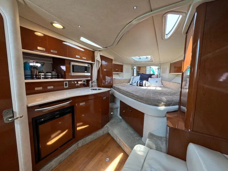 Slide: The Image of Sea Ray Sundancer 330 2011 - 13