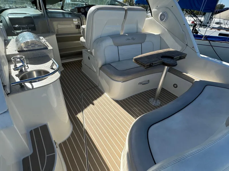 Slide: The Image of Sea Ray Sundancer 330 2011 - 6