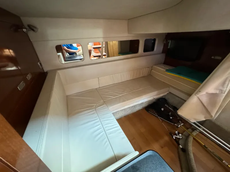 Slide: The Image of Sea Ray Sundancer 330 2011 - 17