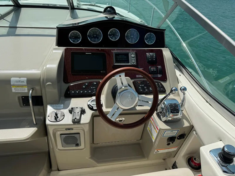 Slide: The Image of Sea Ray Sundancer 330 2011 - 11