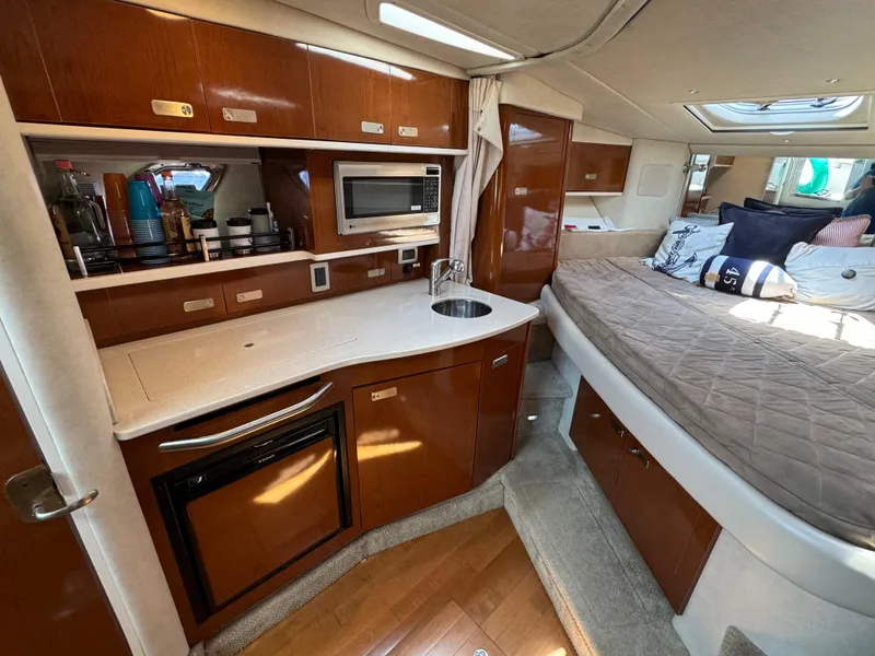 Slide: The Image of Sea Ray Sundancer 330 2011 - 14