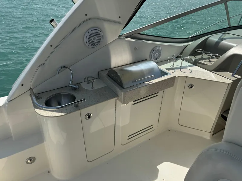 Slide: The Image of Sea Ray Sundancer 330 2011 - 7