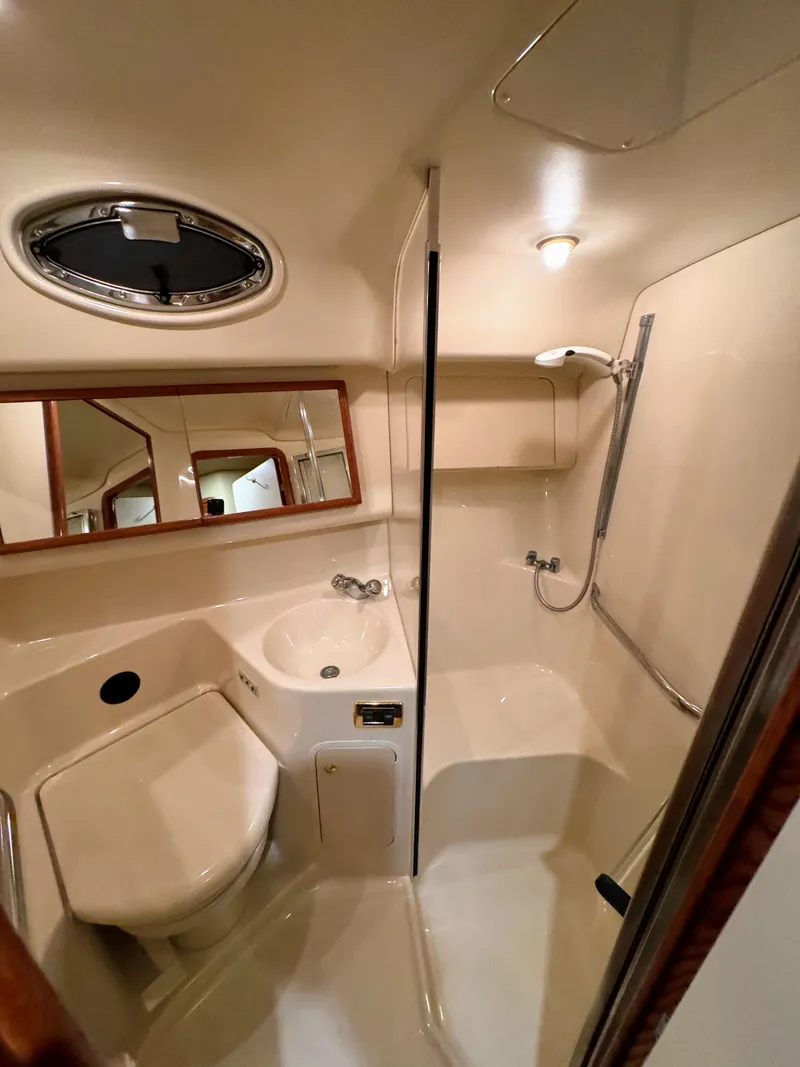 Slide: The Image of Sea Ray 400 Sedan Bridge 2001 - 60