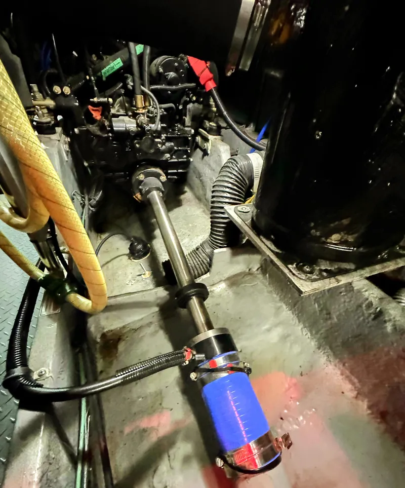 Slide: The Image of Sea Ray 400 Sedan Bridge 2001 - 79