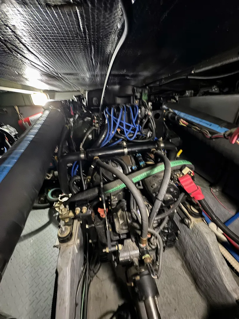 Slide: The Image of Sea Ray 400 Sedan Bridge 2001 - 82