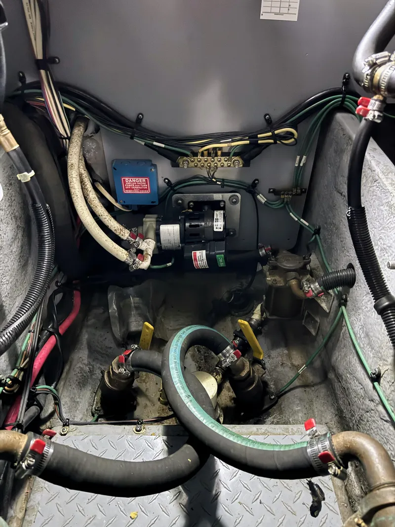 Slide: The Image of Sea Ray 400 Sedan Bridge 2001 - 85