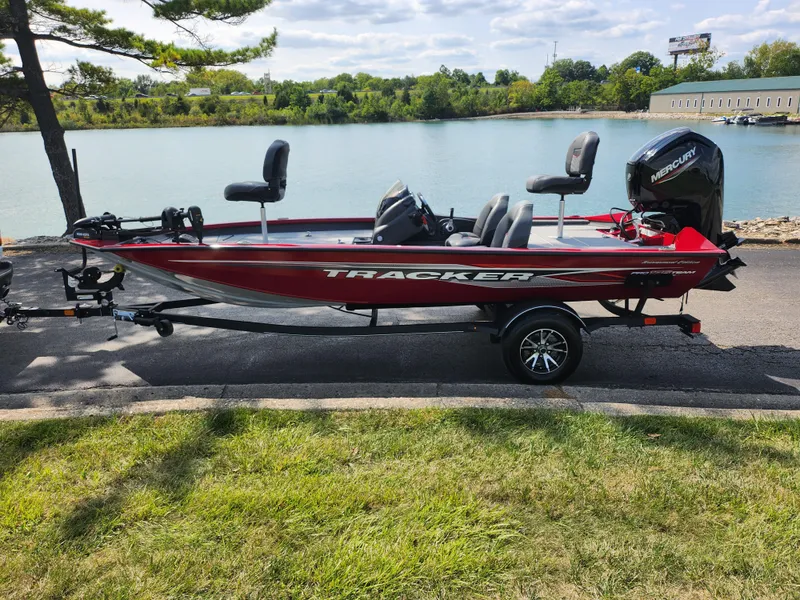 Slide: The Image of Tracker Pro Team 175 TXW 2023 - 10