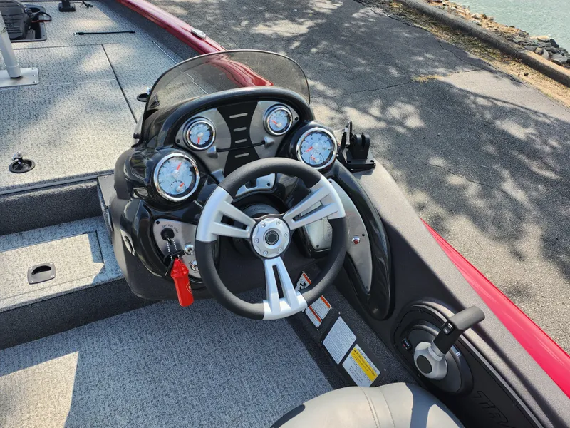 Slide: The Image of Tracker Pro Team 175 TXW 2023 - 12