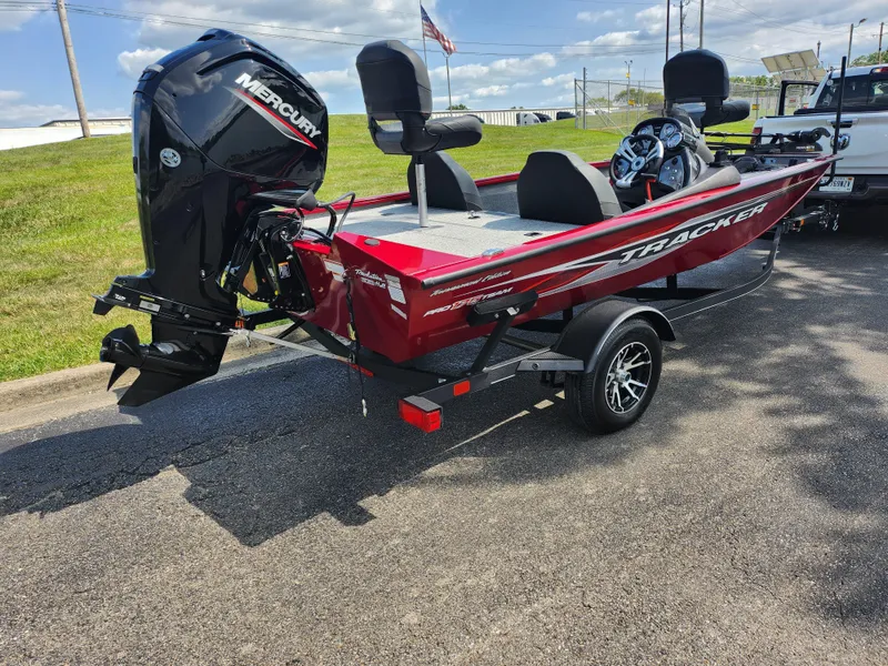 Slide: The Image of Tracker Pro Team 175 TXW 2023 - 3