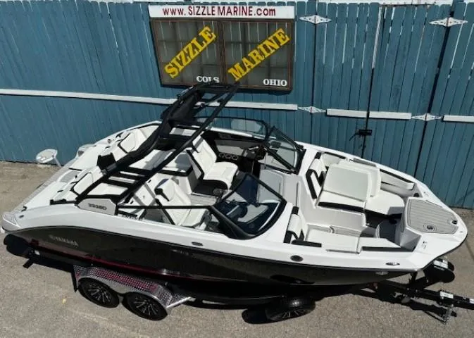 Slide: The Image of 2025 Yamaha Boats 222SD on trailer at Sizzle Marine dealership. - 7