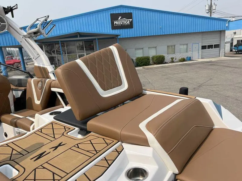 Slide: The Image of Tigé 23ZX 2022 - 10