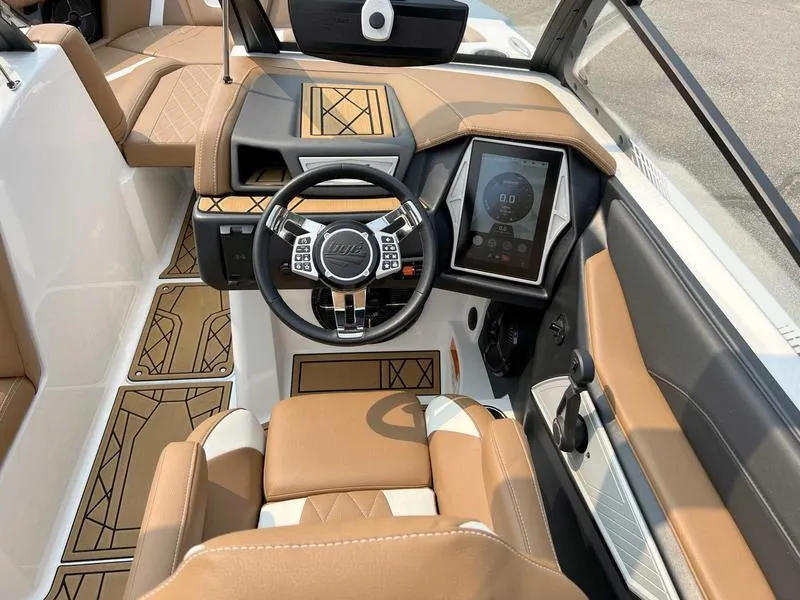 Slide: The Image of Tigé 23ZX 2022 - 16