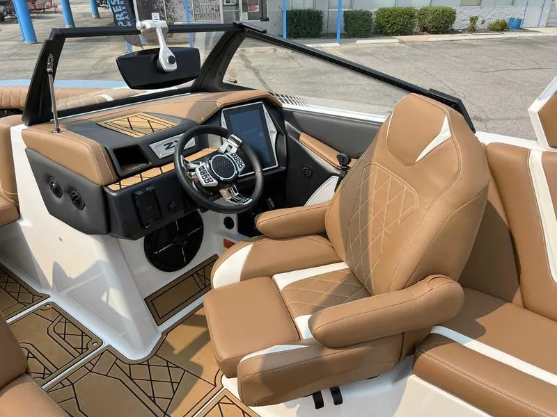 Slide: The Image of Tigé 23ZX 2022 - 17