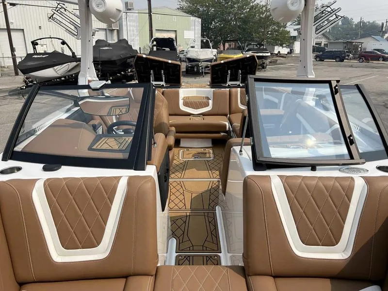 Slide: The Image of Tigé 23ZX 2022 - 19