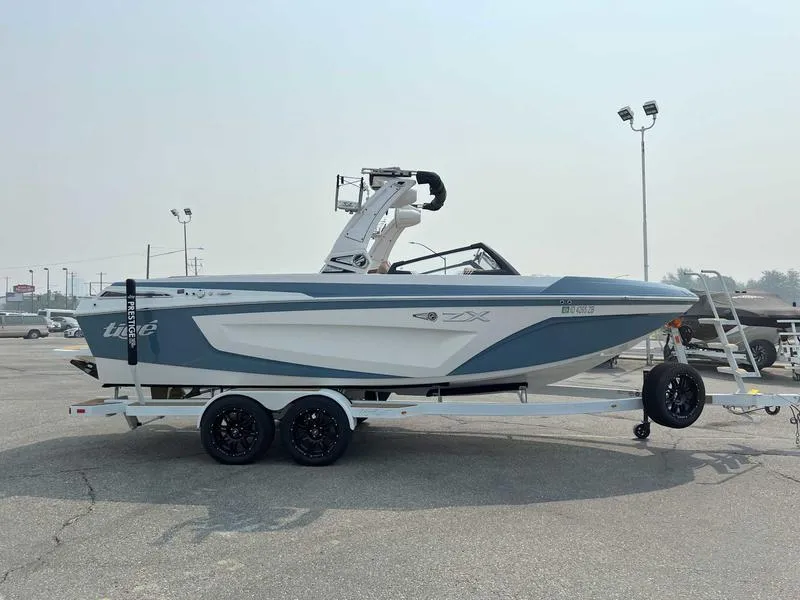 Slide: The Image of Tigé 23ZX 2022 - 4