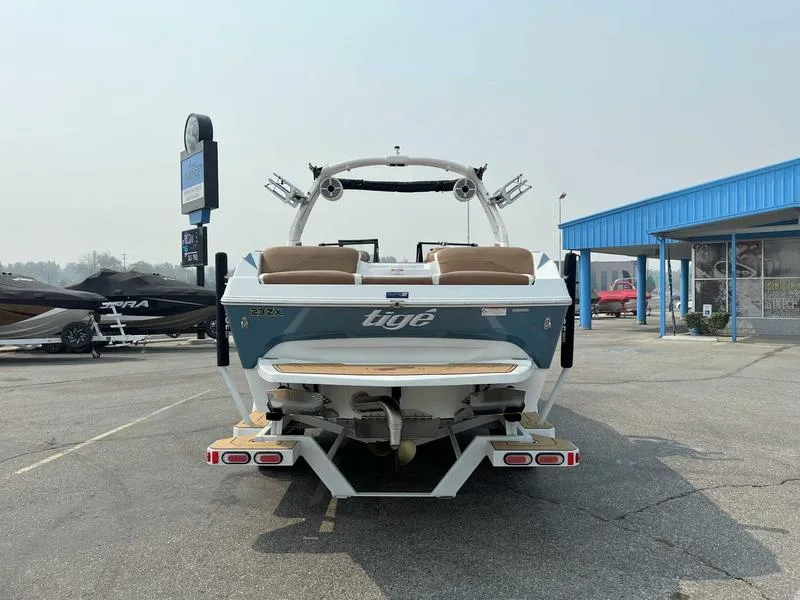 Slide: The Image of Tigé 23ZX 2022 - 7