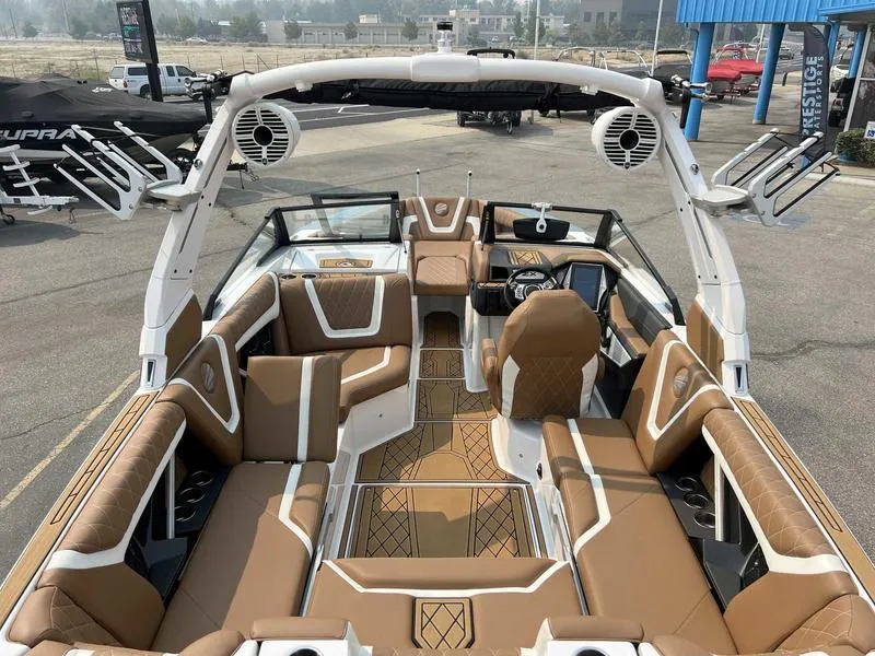 Slide: The Image of Tigé 23ZX 2022 - 9