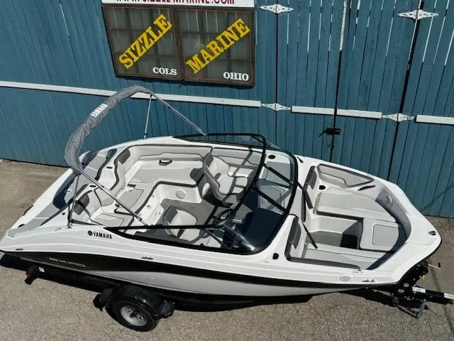 Slide: The Image of 2025 Yamaha SX190 boat with sleek design, parked at Sizzle Marine, Ohio. - 4