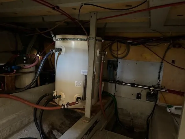 Slide: The Image of Tollycraft 40 Tri-Cabin 1974 - 55