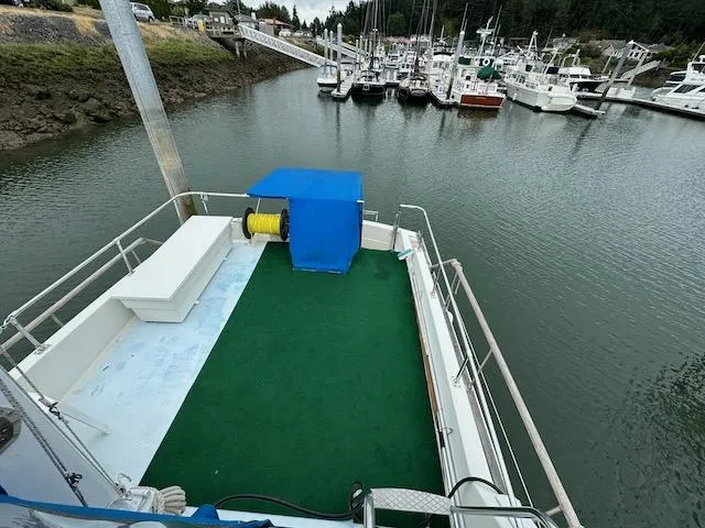 Slide: The Image of Tollycraft 40 Tri-Cabin Motor Yacht 1974 - 15