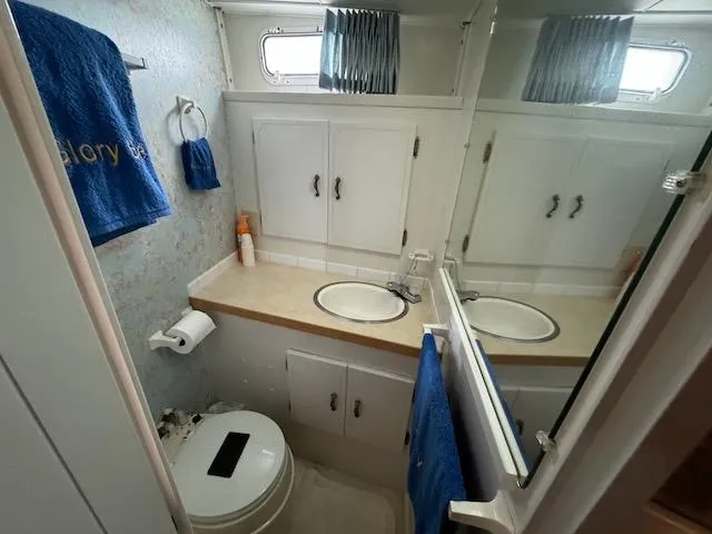 Slide: The Image of Tollycraft 40 Tri-Cabin Motor Yacht 1974 - 32
