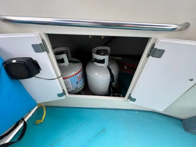 Slide: The Image of Tollycraft 40 Tri-Cabin Motor Yacht 1974 - 51