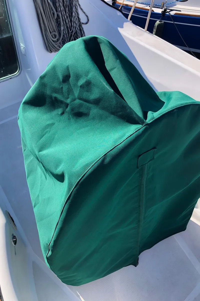Slide: The Image of Green cover on Beneteau 331 sailboat deck, 2004 model. - 25
