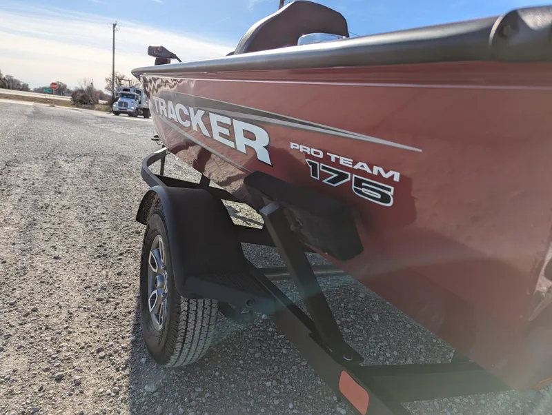 Slide: The Image of Tracker Pro Team 175 2025 - 63