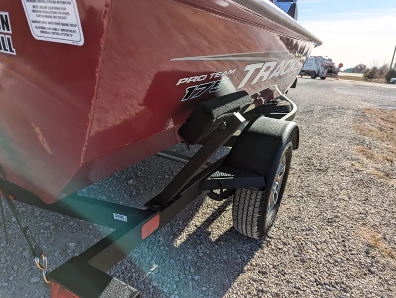 Slide: The Image of Tracker Pro Team 175 2025 - 65