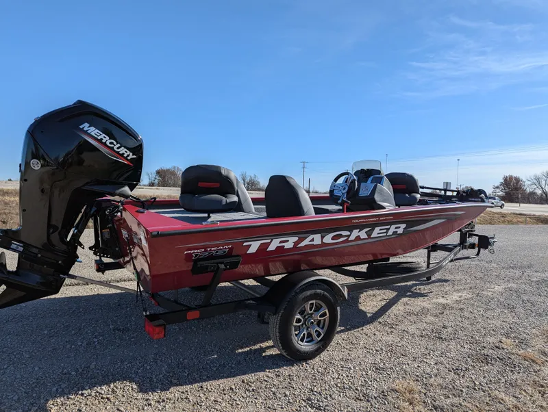 Slide: The Image of Tracker Pro Team 175 2025 - 66