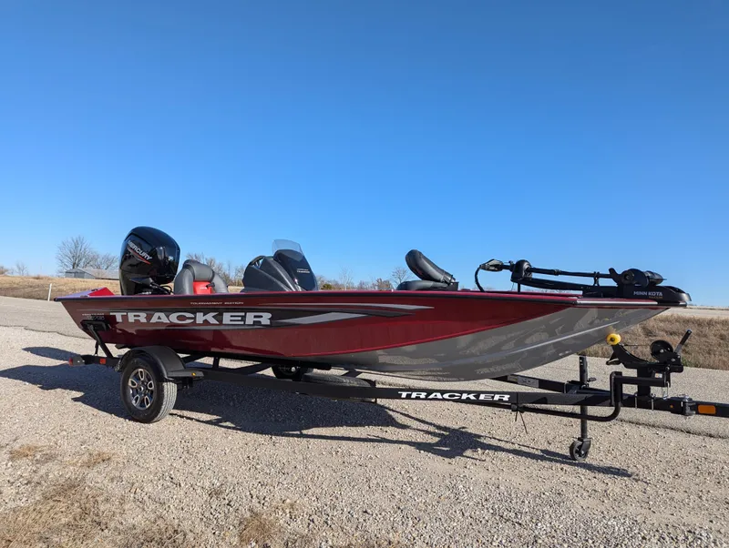 Slide: The Image of Tracker Pro Team 175 2025 - 68