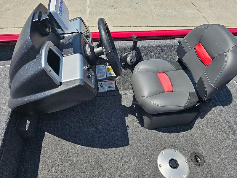 Slide: The Image of 2025 Tracker Boats Pro Team 175 TF Crappie Edition - 12