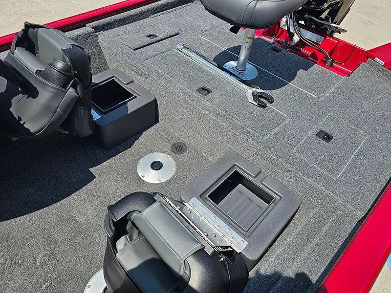 Slide: The Image of 2025 Tracker Boats Pro Team 175 TF Crappie Edition - 15