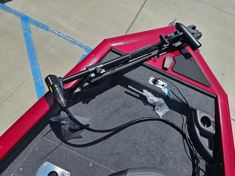 Slide: The Image of 2025 Tracker Boats Pro Team 175 TF Crappie Edition - 19