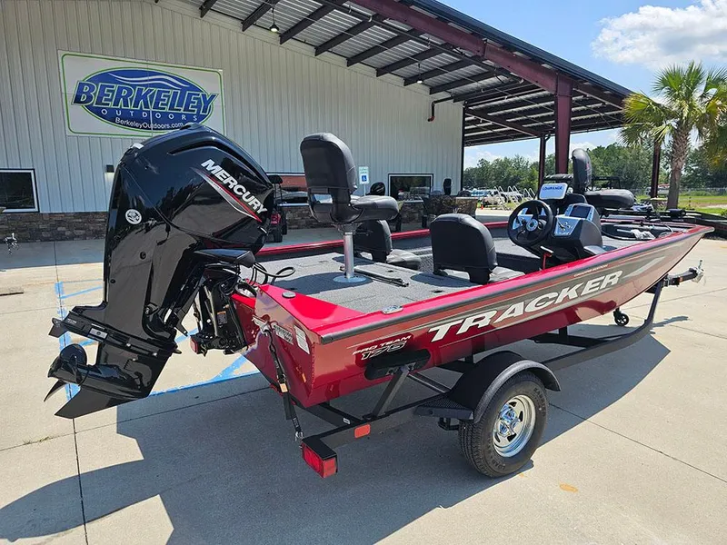 Slide: The Image of 2025 Tracker Boats Pro Team 175 TF Crappie Edition - 3